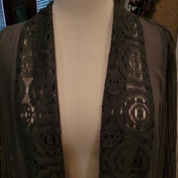 Travelers Chico's Top Lace Cardigan Green Size 1 large Contemporary Modern - Picture 2 of 8